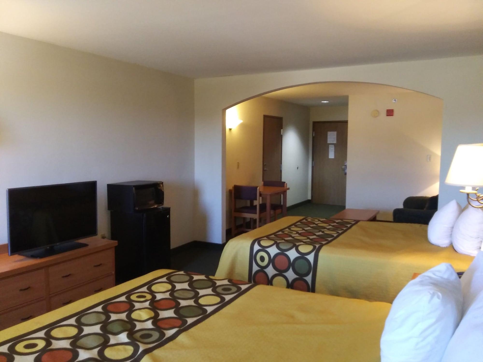 Super 8 By Wyndham Columbia East Hotel Bagian luar foto
