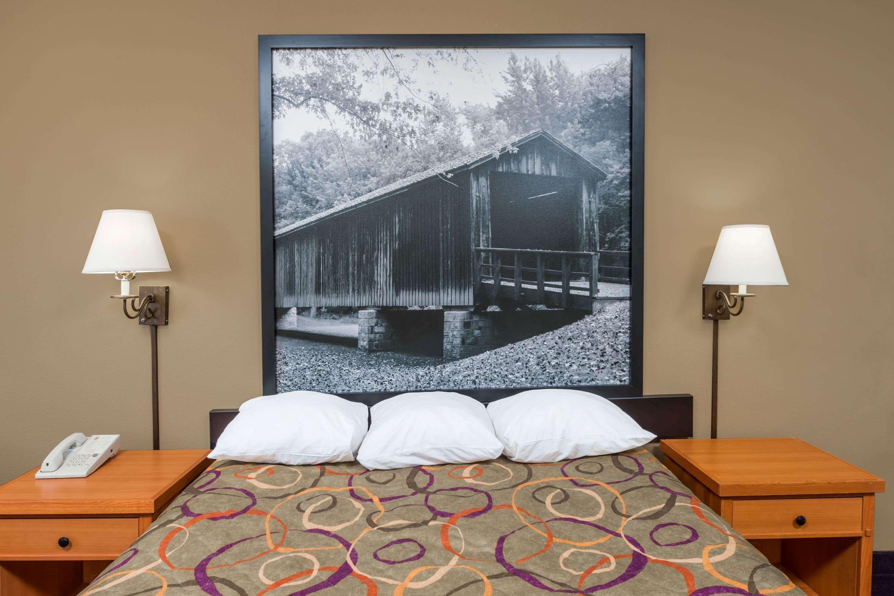 Super 8 By Wyndham Columbia East Hotel Bagian luar foto