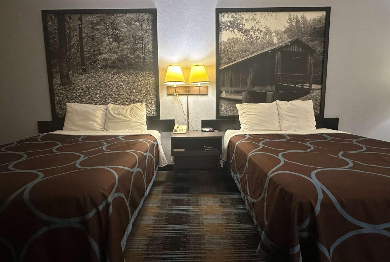 Super 8 By Wyndham Columbia East Hotel Bagian luar foto