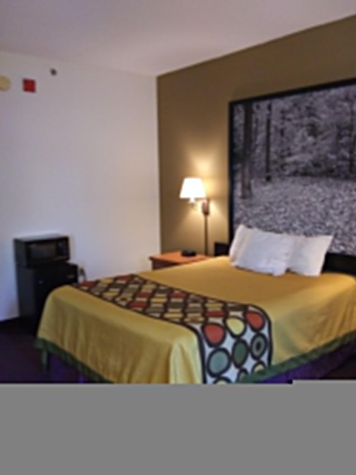 Super 8 By Wyndham Columbia East Hotel Bagian luar foto