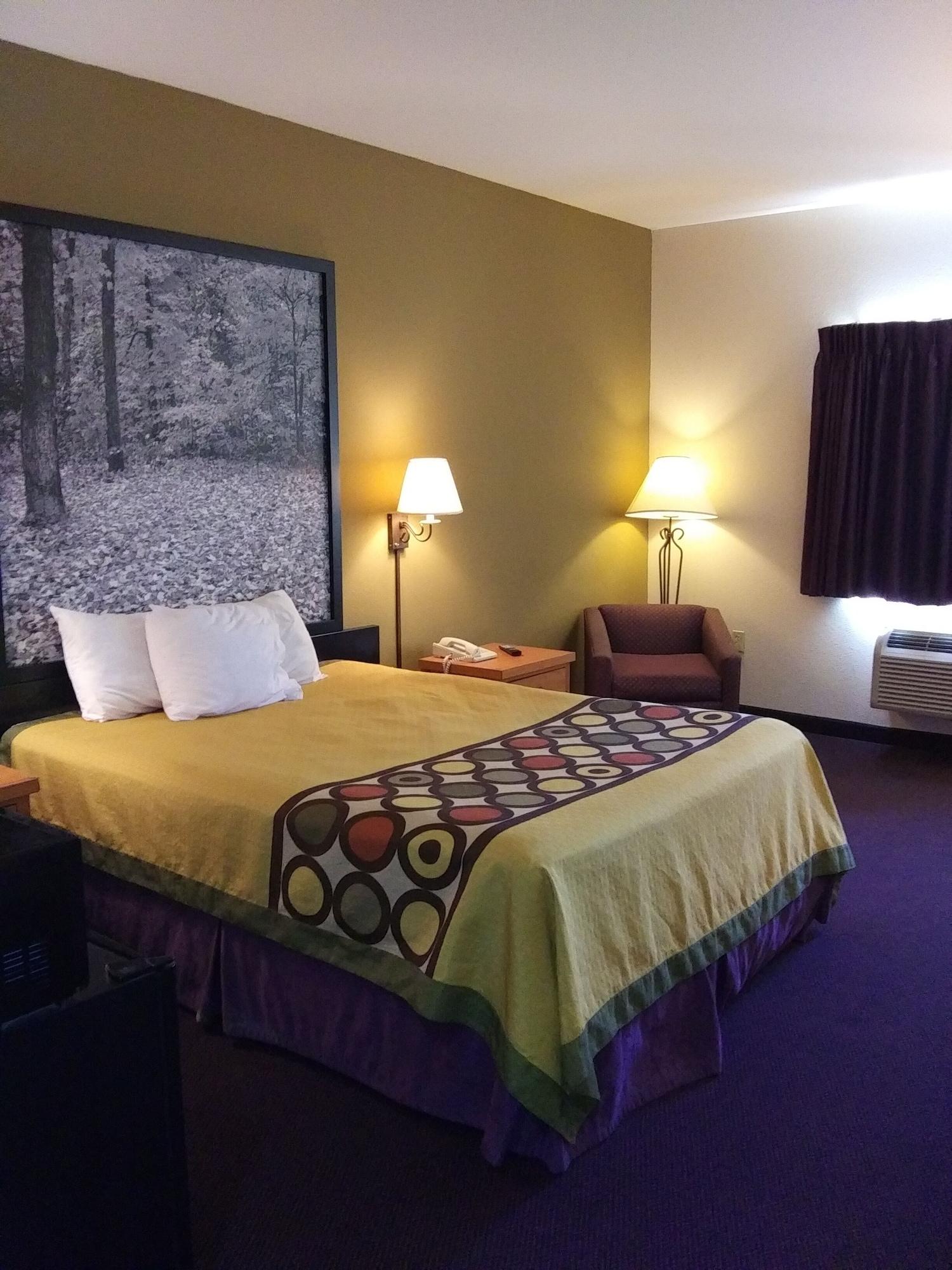 Super 8 By Wyndham Columbia East Hotel Bagian luar foto