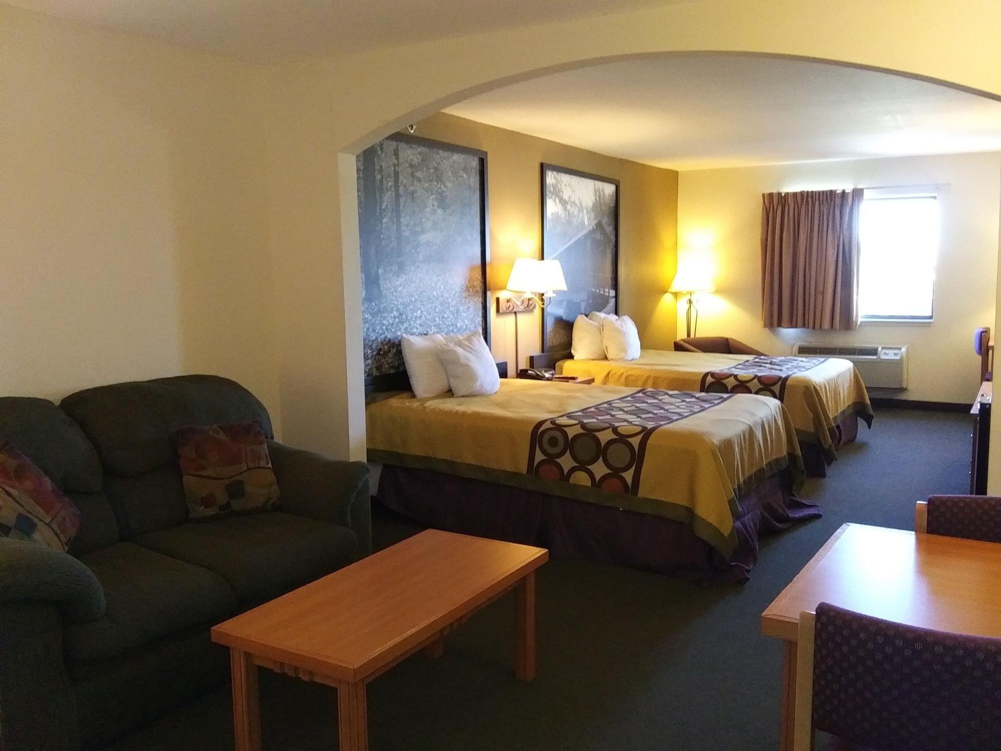 Super 8 By Wyndham Columbia East Hotel Bagian luar foto