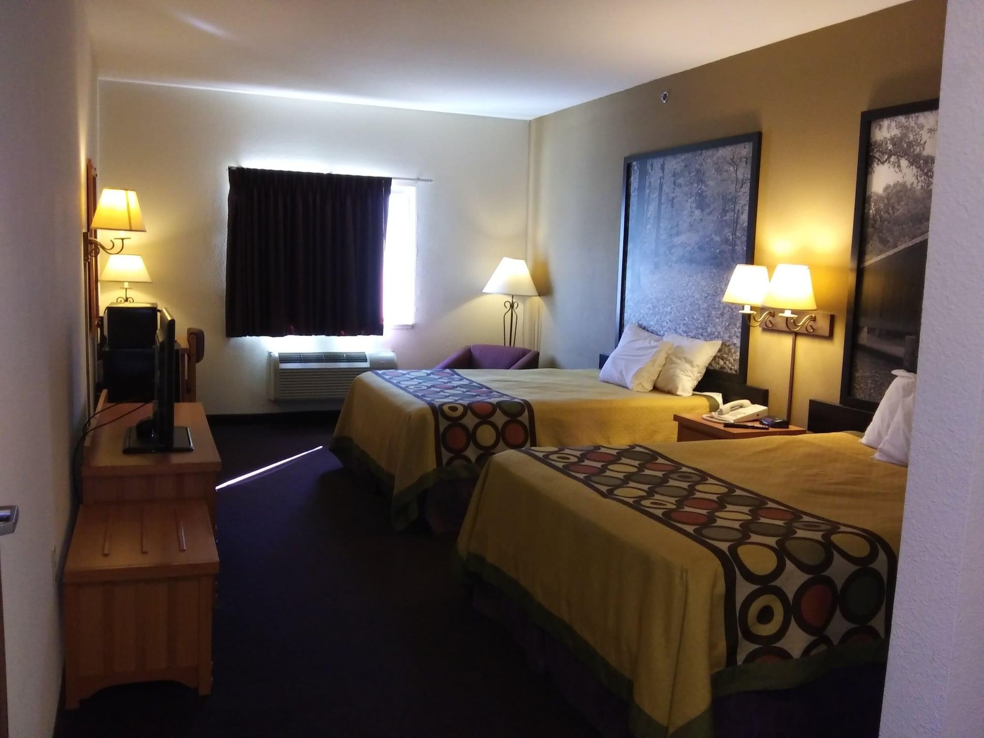 Super 8 By Wyndham Columbia East Hotel Bagian luar foto